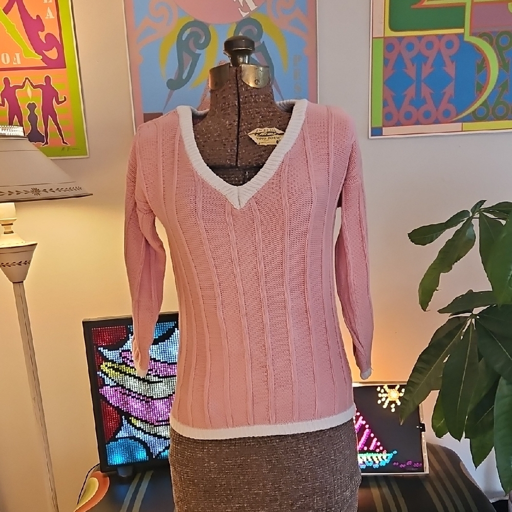 Vintage 1980s Liz Claiborne V-Neck Pink Knit Sweater Country Club Tennis Sz S